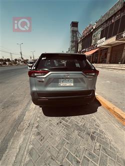 تۆیۆتا ڕاڤ 4